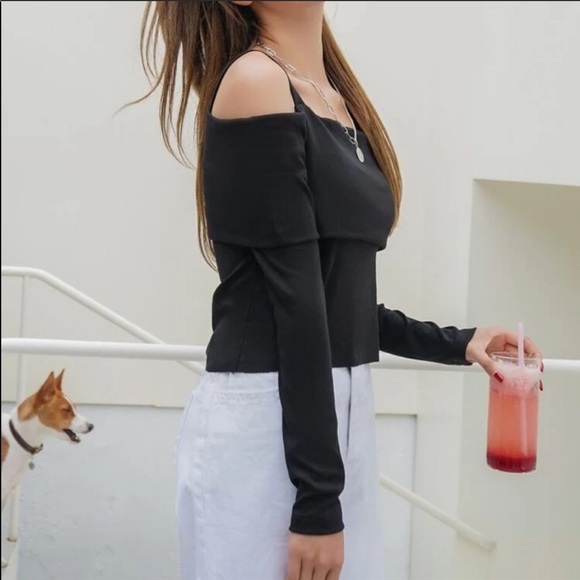 Cold Shoulder Long Sleeve Top - Picture 6 of 10